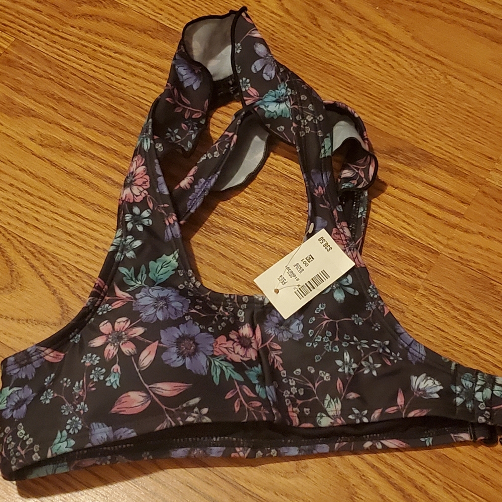LIVE LOVE DREAM SCALLOP-SHOULDER BIKINI TOP - XS